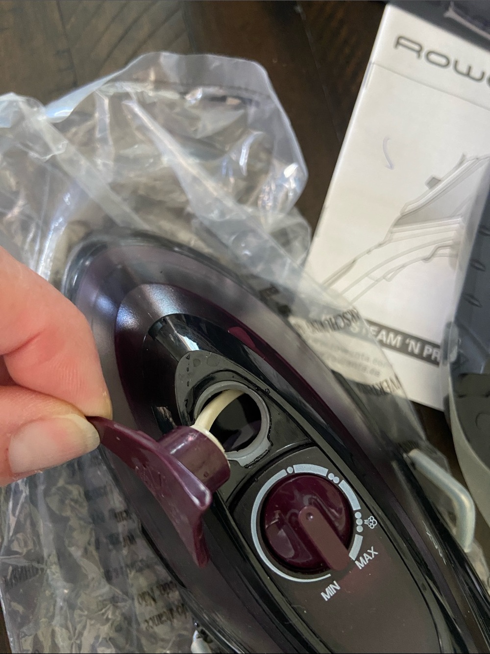Rowenta “All in One” Iron & Steamer. 2-in-1 Handheld Steam ‘N Press. New in box - Picture 9 of 15